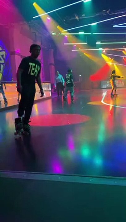 Roller Skater Pulls Off Epic Trick