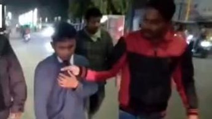 বালুরঘাট: মোটর বাইক চুরি করতে গিয়ে গণপ্রহার খেল যুবক, দেখুন ভিডিও