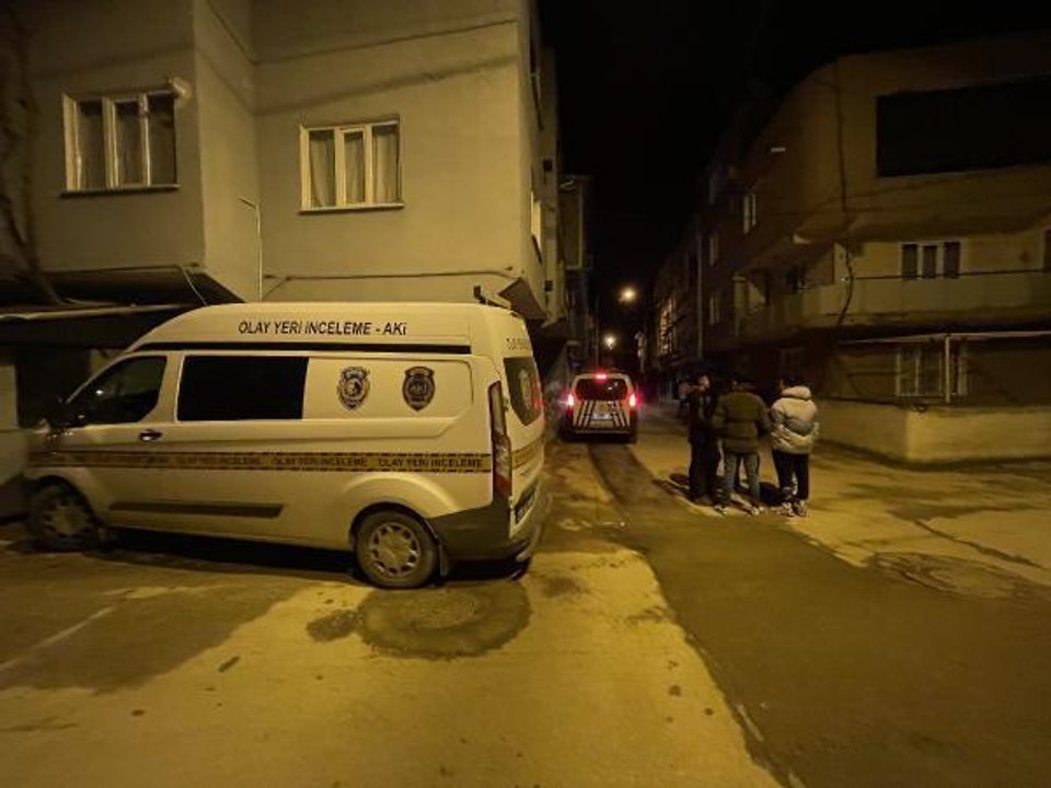 ÇALIŞTIĞI FABRİKADA RAHATSIZLANARAK EVİNE GELEN GENÇ, ODASINDA ÖLÜ BULUNDU