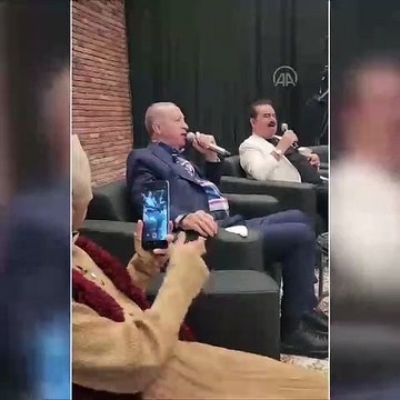 Erdoğan, İbrahim Tatlıses ile birlikte türkü söyledi