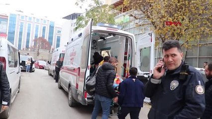 POLİSTEN KAÇMAK İÇİN 3'ÜNCÜ KATTAN TEK KATLI EVİN ÇATISINA ATLADILAR