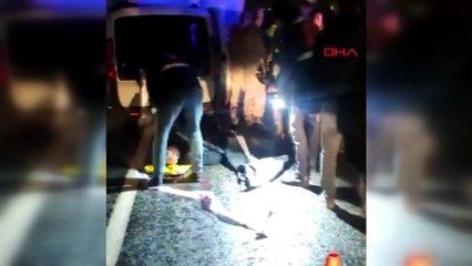 TIR'a otomobil çarptı: Ölü ve yaralılar var