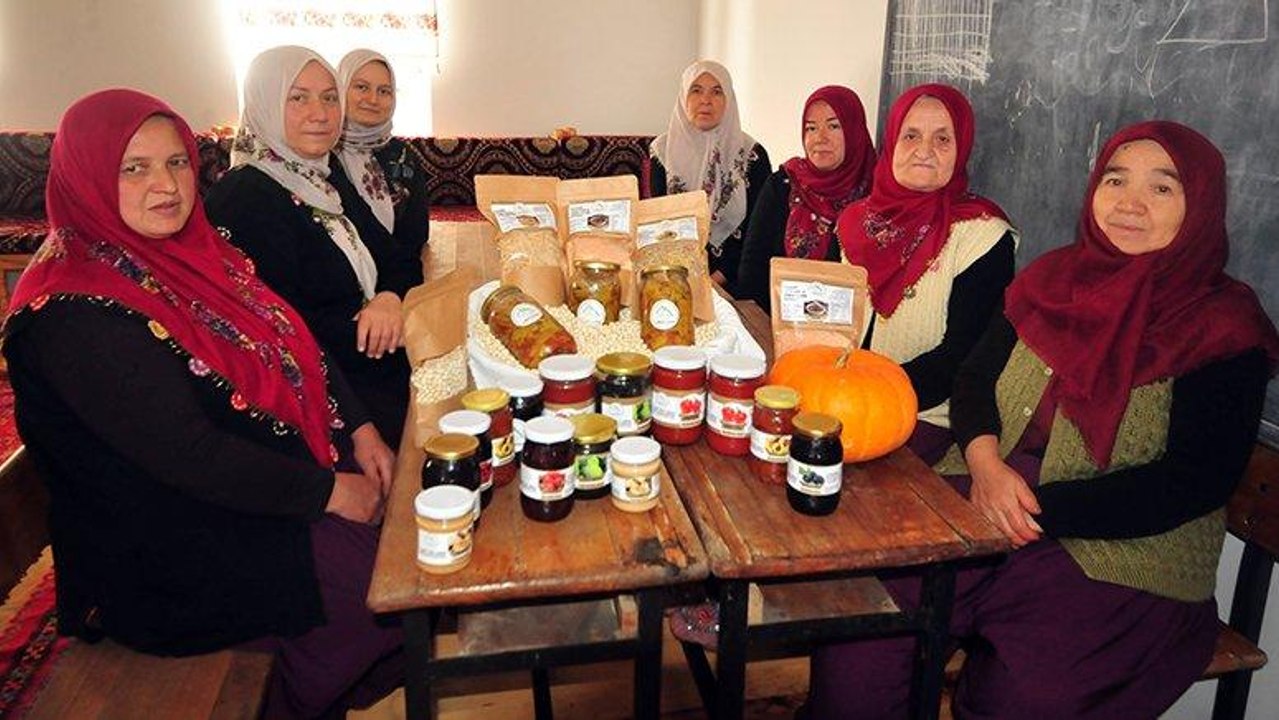 Atatürk’ün kurduğu okulda önce öğrenci, şimdi iş kadını oldular