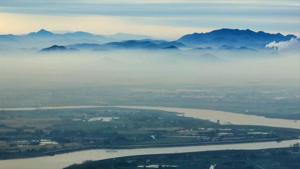 Çin'de Tabloyu Andıran Sisli Bir Kış Sabahı