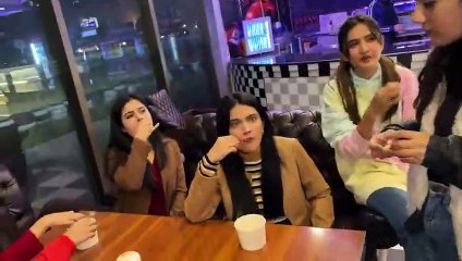 Bari Mushkil Se Gari Me Pooray Aye || Ducky Bhai New Funny Video