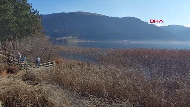 ABANT GÖLÜ MİLLİ PARKI HAFTA SONUNDA İLGİ GÖRDÜ