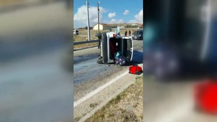 Amatör futbolcuların bulunduğu otomobilin kamyonetle çarpışması sonucu 5 kişi yaralandı