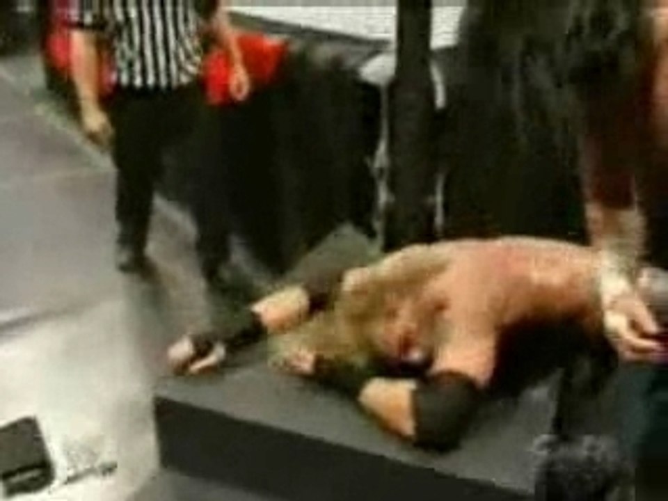 Matt Hardy vs Edge in a street fight