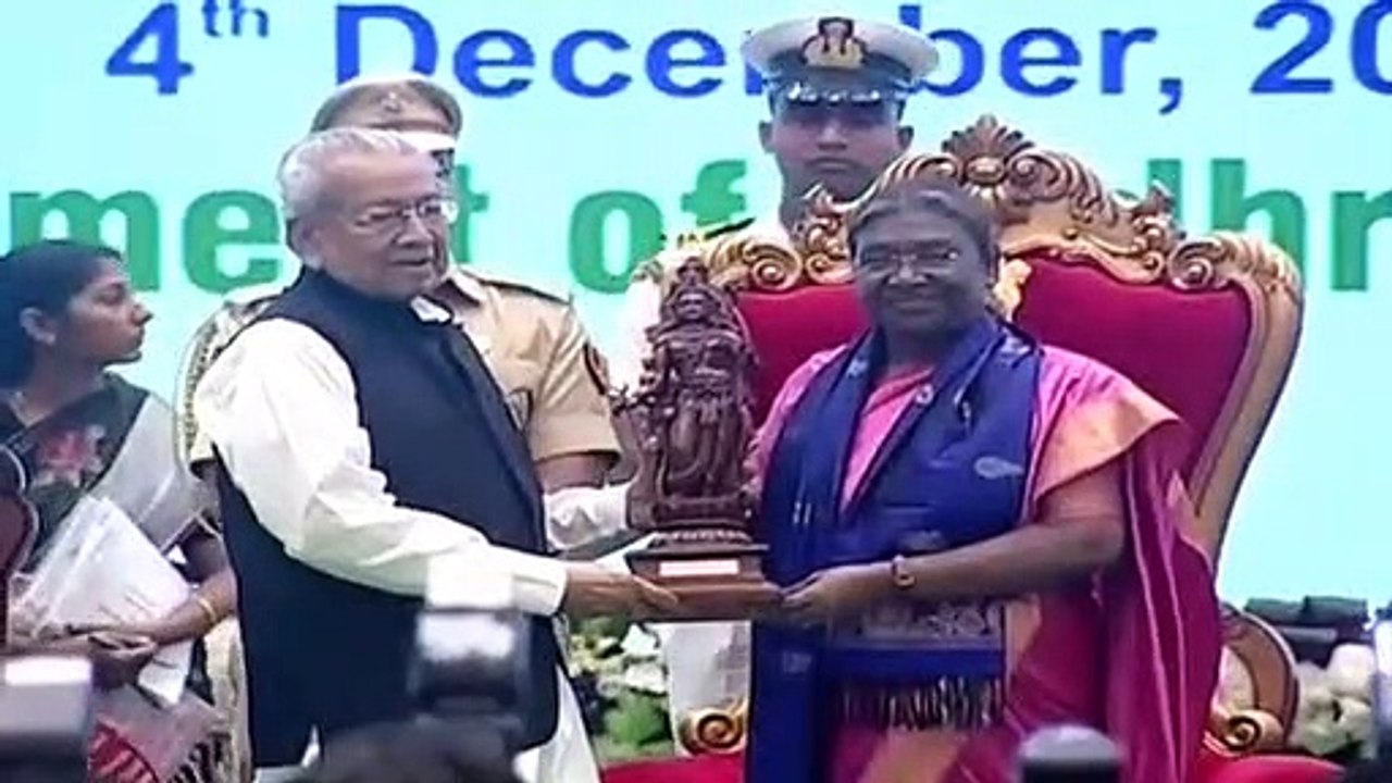 राष्ट्रपति द्रौपदी मुर्मू का आंध्रप्रदेश में गर...