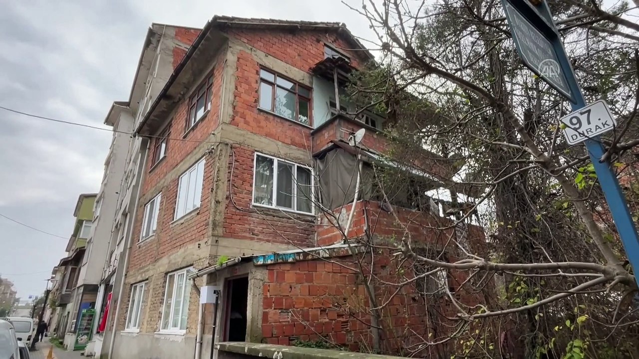 Ayrı yaşadığı eşi tarafından bıçaklanan kadın öldü