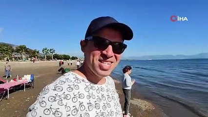 Bu dedikodu sonrası onlarca kişi ''bedava'' diye sahile akın etti