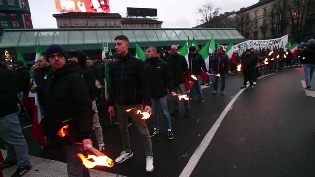 Milano, corteo di Lealtà e Azione contro invio di armi in Ucraina