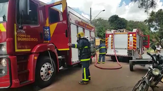 Residência fica completamente destruída na Vila Tolentino