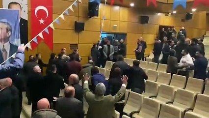 İYİ Parti kongresinde kavga çıktı