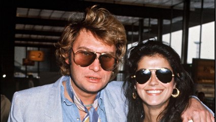 GALA VIDEO - Johnny Hallyday : Babeth Etienne, cet amour trop vite oublié
