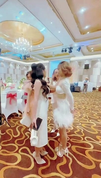 Bà xã Mạc Văn Khoa nghi vấn có em bé thứ 2: Hạnh phúc để đón thiên thần của mẹ