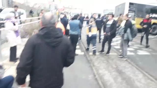 Alibeyköy'de tramvay ile İETT otobüsü çarpıştı (4)