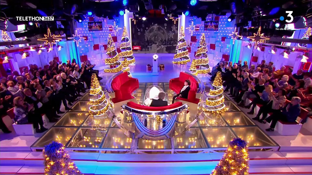 Regardez Mireille Mathieu en larmes r avec Michel Drucker, en revoyant les images de sa famille dans "Vivement Dimanche" sur France 3