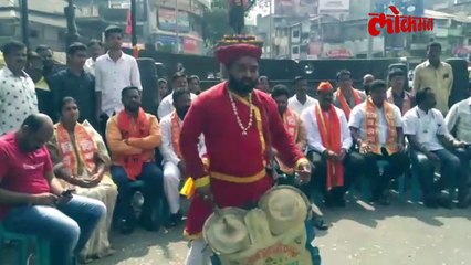 ठाकरे गटाचे देवीला साकडे...-