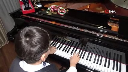 Ukraynalı piyano öğretmenin eğittiği Türk çocuk dünya birincisi oldu