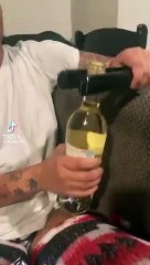 El increíble truco para abrir botellas de vino sin sacacorchos que no conocías