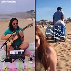 Penjual Minuman Ringan di Pantai