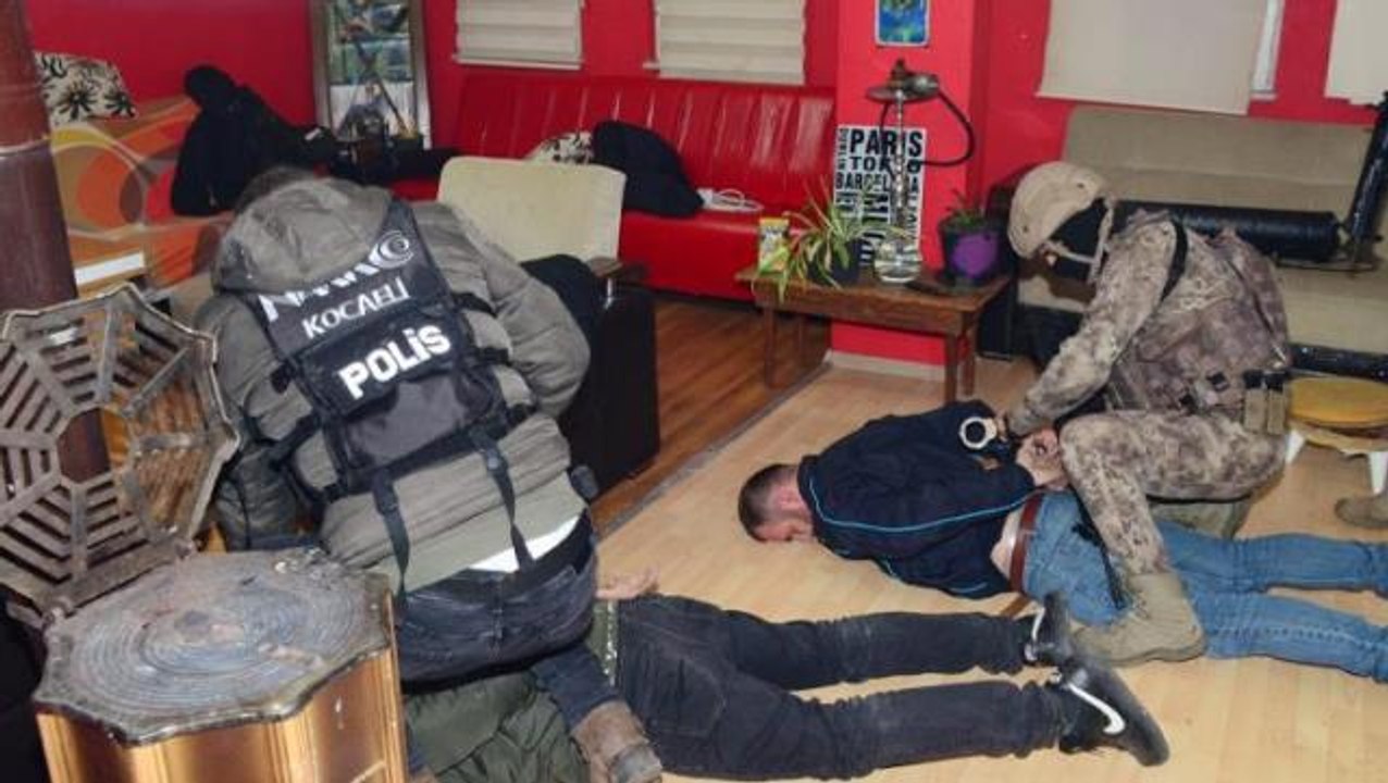 Kökünü Kurutma Operasyonu'nda uyuşturucular bebek pusetinden çıktı