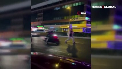 İstanbul'da skandal görüntüler! O anları cep telefonuna kaydettiler