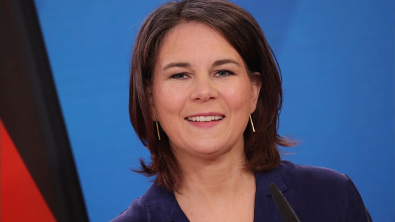 So rührend meistert Annalena Baerbock Beruf und Familie!