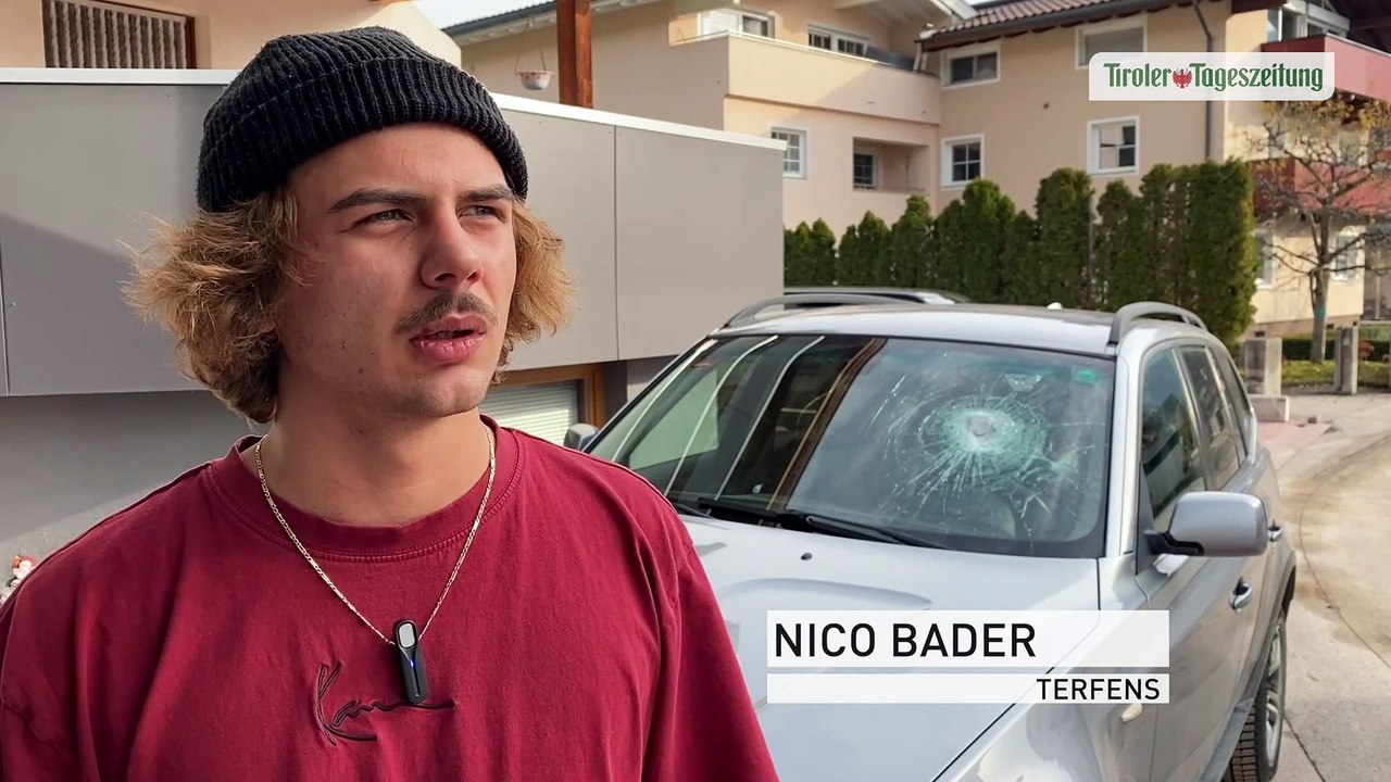 Unbekannter warf Stein von Autobahnbrücke Vomperbach