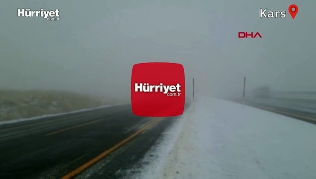 Kars'ta kar, tipi ve buzlanma nedeniyle sürücüler zor anlar yaşadı