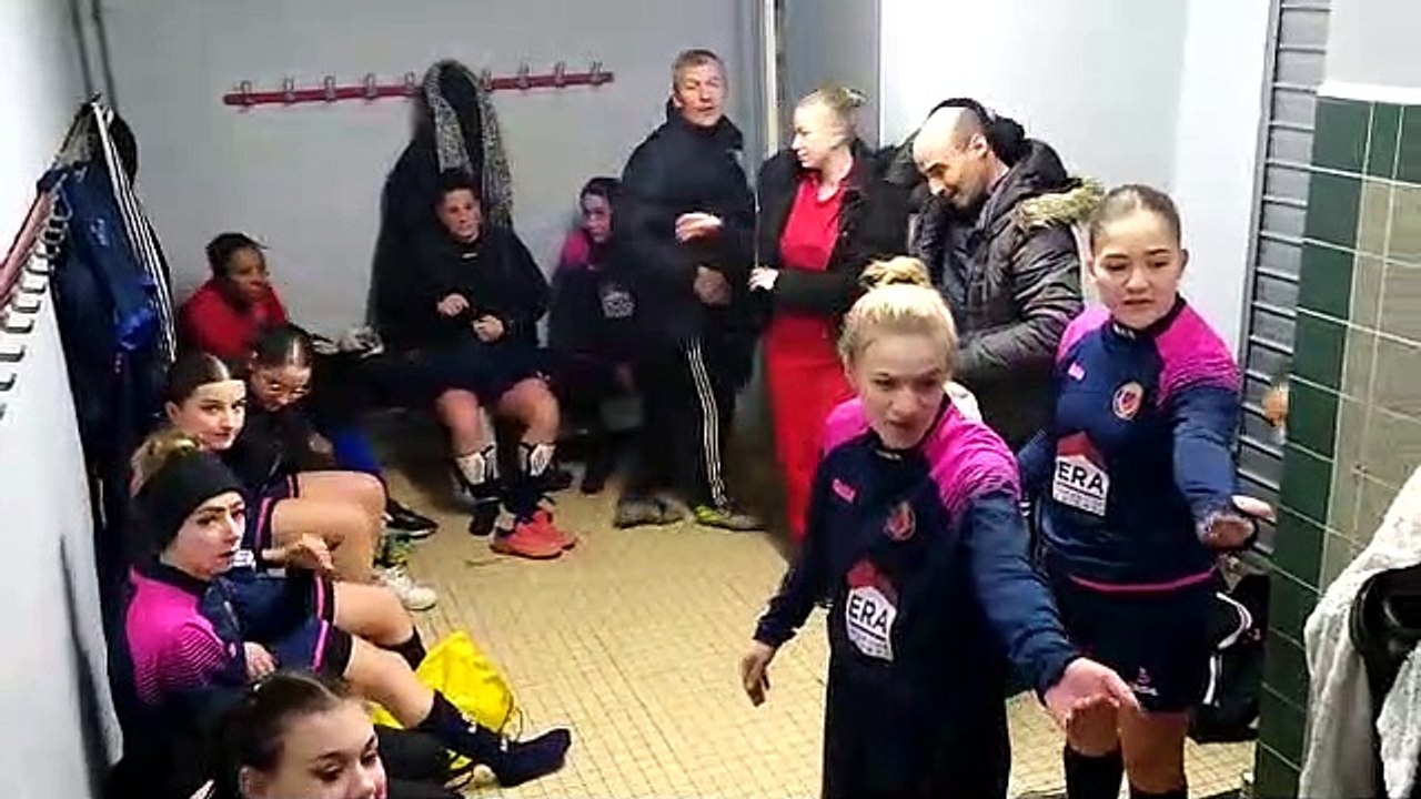 Les féminines font quand même la fête après le match