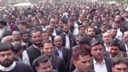 अयोध्या: रौनाही पुलिस पर वकील की पिटाई का आरोप, वकीलों ने रोड़जाम कर किया हंगामा