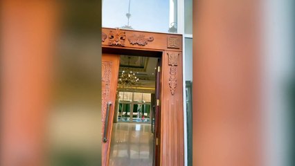 England fans get invited to Qatar millionaire's mansion after he spots one wearing a Wolverhampton Wanderers shirt