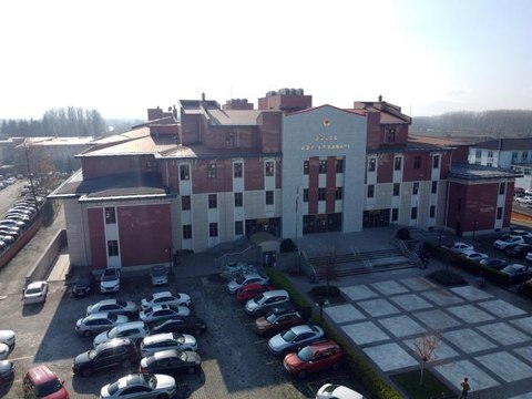 Depremde dış cephesi zarar gören Düzce Adliyesindeki tadilat bitti