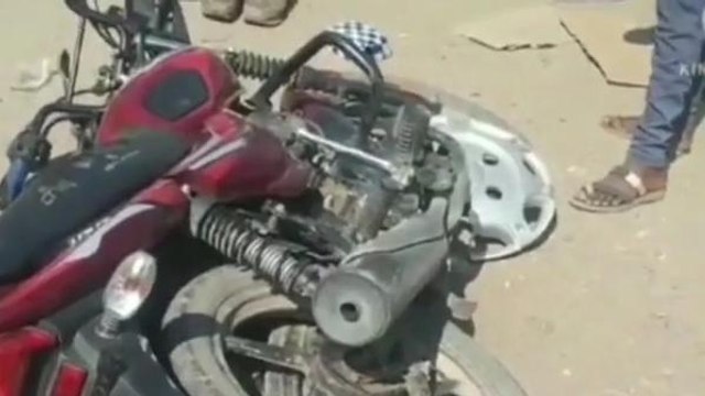सिंगरौली: सड़क पर फर्राटे भर रहा बाइक चालक हुआ दुर्घटना का शिकार, युवक को आई चोट