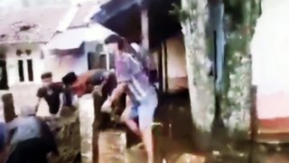 Flash floods drowned houses