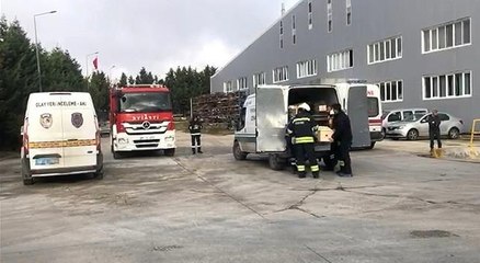 Fabrikada tırın altında kalan işçi hayatını kaybetti