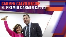 Carmen Calvo recibe el premio Carmen Calvo. Nosotros hemos decidido dar el premio Luis Losada a Luis Losada