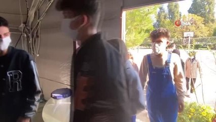 Tarım Lisesi öğrencileri ürettikleri istiridye mantarının ilk hasatını yaptı