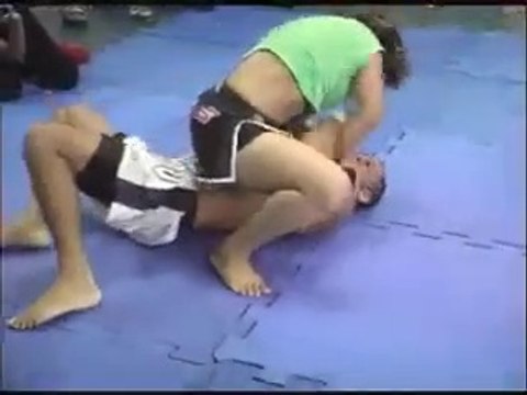 Girl Fights Guy - Vale Tudo MMA