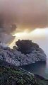 Las impresionantes imágenes de la erupción de volcán Stromboli en Italia