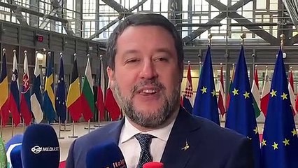 Manovra, Salvini: "Liberi di pagare il caffé col Pos" - Video