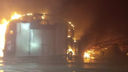 경북 포항 버섯농장 화재...대응 1단계 발령 / YTN