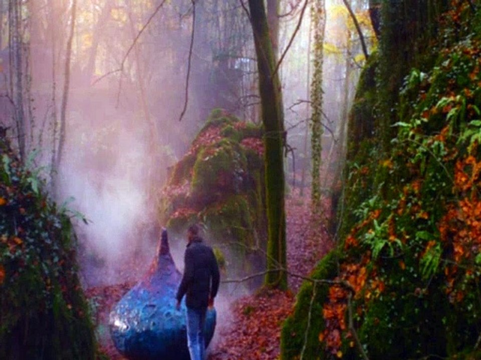 Doctor Who S11E01 The Woman Who Fell to Earth