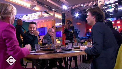 GALA VIDÉO - "J'ai l'impression d'avoir fait l'amour" : Anne-Elisabeth Lemoine provoque l'hilarité dans C à vous