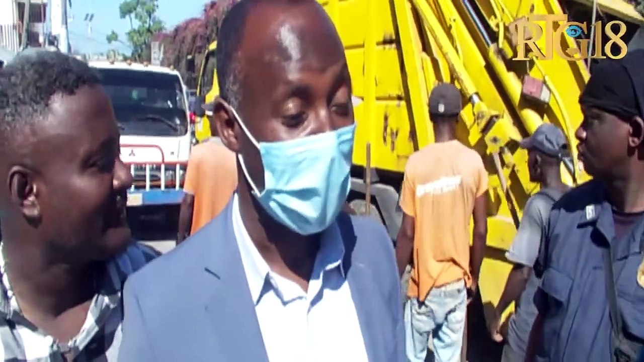 Responsab yo nan meri Petyonvil tanmen yon seri aktivite netwayaj nan komin nan