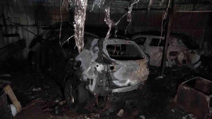 Bursa'da araç bayisinde korkutan yangın: Sıfır araçlar kül oldu