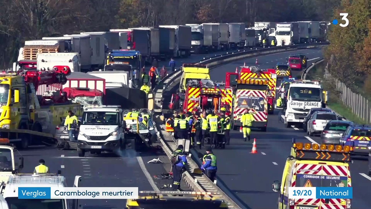 Loire : Les images d un carambolage monstre qui a impliqué plus de 30 voitures et poids lourds faisant un mort et plusieurs blessés en raison du verglas