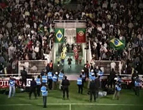 Brazil vs Portugal - Nike Comercial - Ronaldo, Ronaldinho, Figo, Cristiano Ronaldo, Roberto Carlos, Denilson, Quaresma, Totti. LEGENDS! LENDAS! Brasilien vs. Portugal – Nike Comercial – Ronaldo, Ronaldinho, Figo, Cristiano Ronaldo, Roberto Carlos